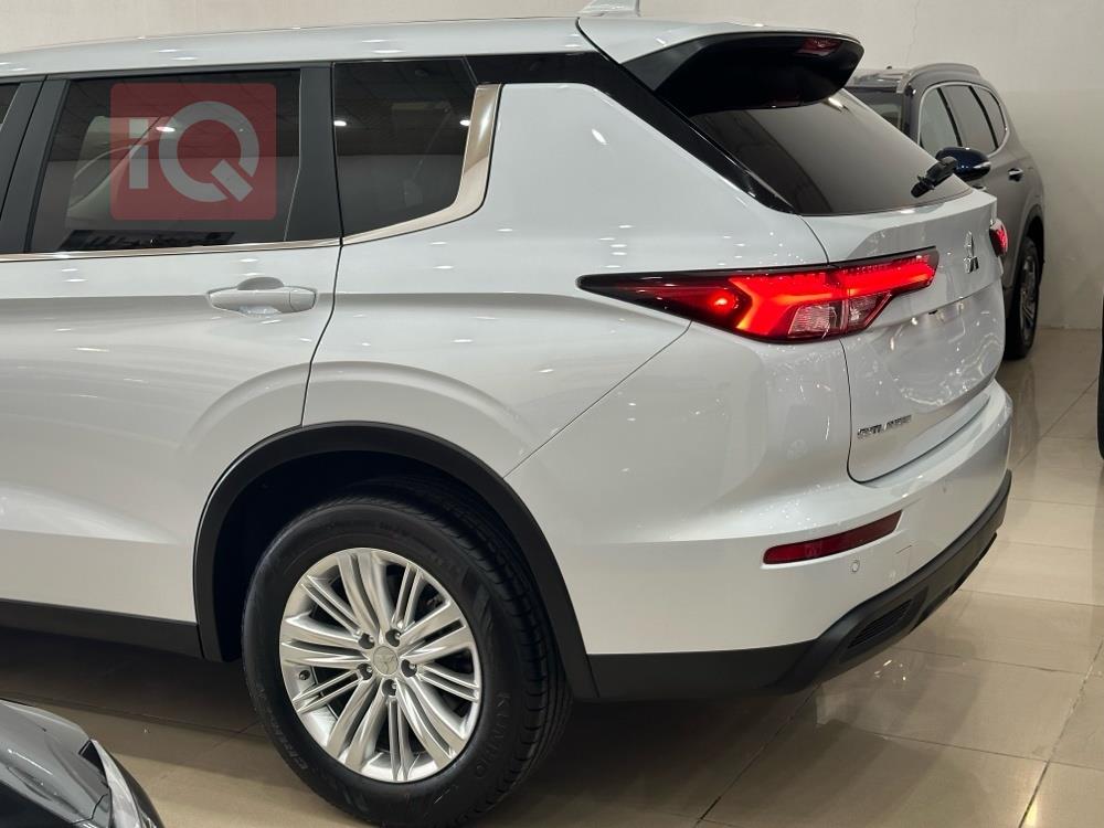 ميتسوبيشي اوتلاندر